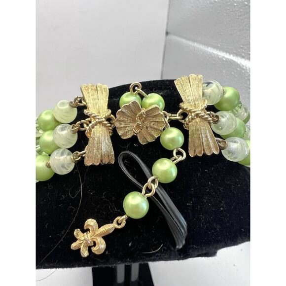 Vendome uranium Green Necklace Earrings Austrian Crystal Swirled Beads Pearl - Picture 7 of 11